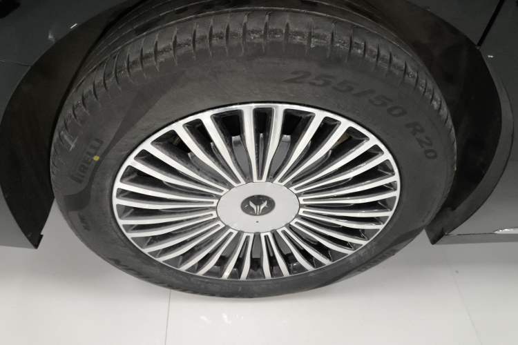 Used VOYAH Dream 2025 PHEV Four-Wheel Drive Excellence Kunpeng Edition