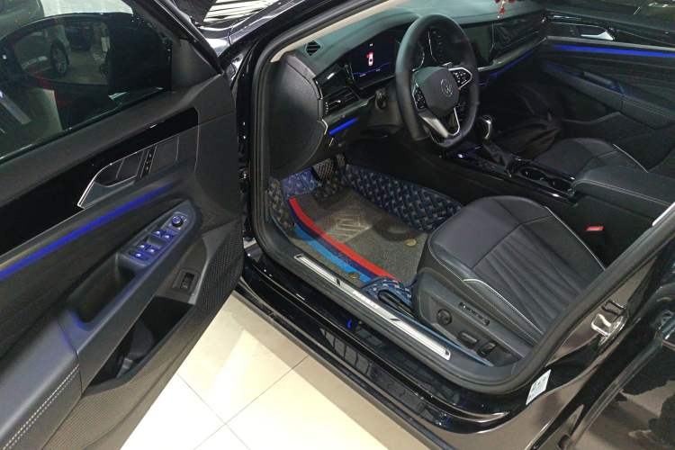 Used Volkswagen Passat 2023 330TSI Luxury Edition
