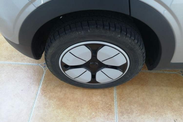 Used Geely Galaxy Geome 2025 310km Youth Edition Right Rear Wheel Hub