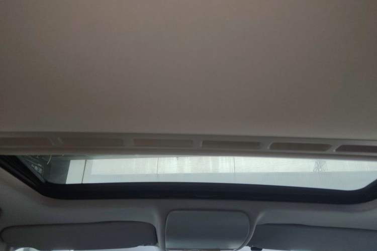 Used Volkswagen Polo 2011 1.6L Automatic ZhiKu Edition Headliner