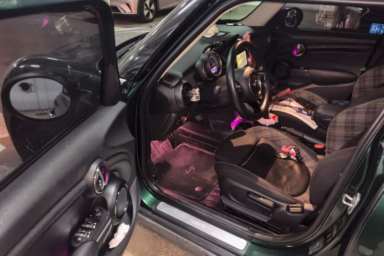 Used MINI 2016 1.5T COOPER Five-Door Edition Driver Seat