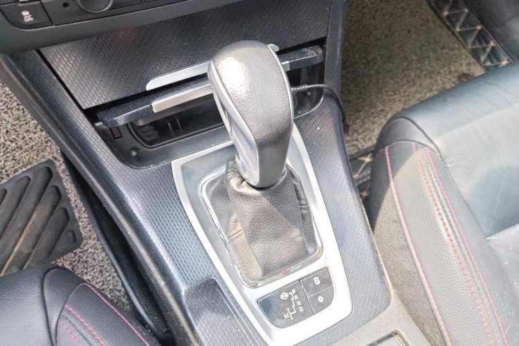 Used Citroen C5 2014 1.6T Automatic Luxury Model Gear Lever