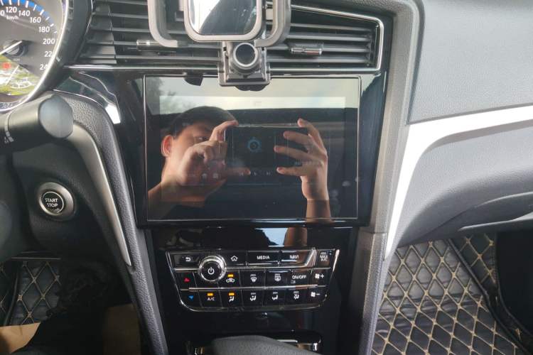 Used Venucia D60 2019 100 000 Honor 1.6L XL CVT Chenku Edition China VI Standard Audio And AC Panel