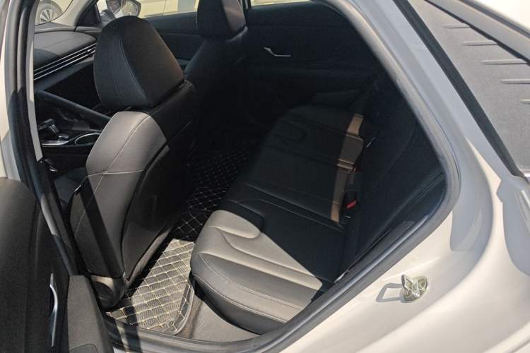 Used Hyundai Elantra 2021 1.5L CVT LUX Prestige Edition