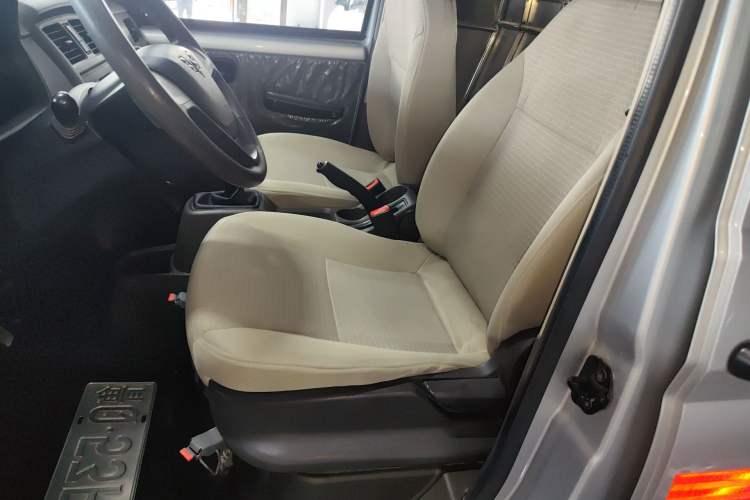 Used Wuling Rongguang S 2023 1.5L Basic Enclosed-Window Vehicle 2 Seats
