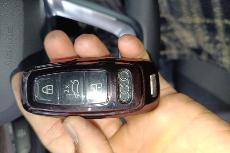 Used Audi Q7 2021 55 TFSI quattro S line Sport model
