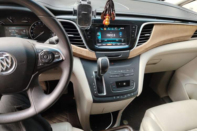 Used Buick GL8 2017 ES 28T Comfort Model China V Standard
