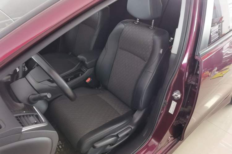 Used Honda Jade 2017 1.8L automatic Comfort version 5 seats
