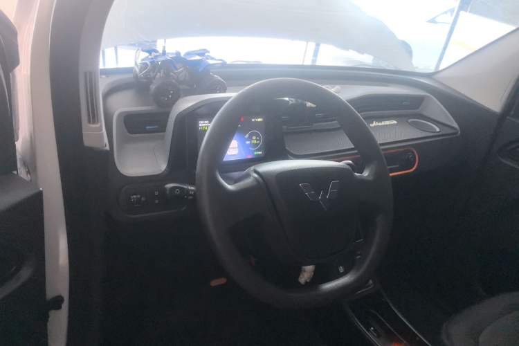 Used Wuling Hongguang MINIEV 2022 Zizai Version Lithium Iron Phosphate Center Console