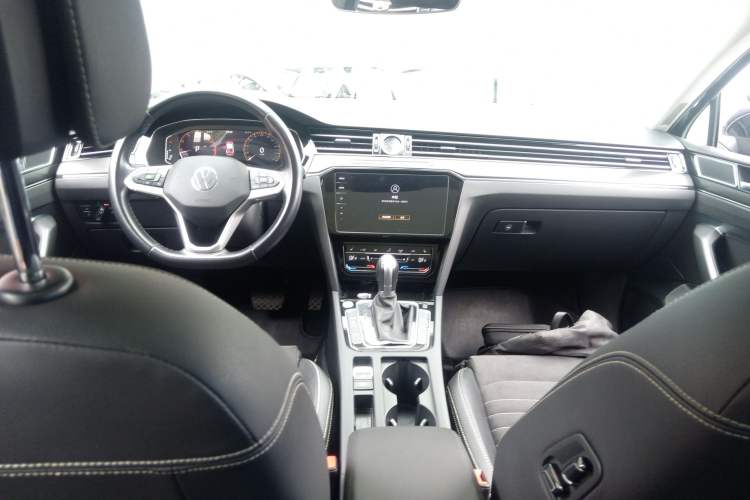 Used Volkswagen Magotan 2020 330TSI DSG Luxury Edition Center Console