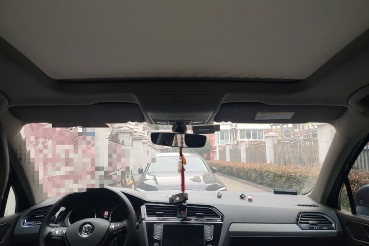 Used Volkswagen Tiguan L 2017 380TSI Automatic All-Wheel-Drive Luxury Edition Headliner