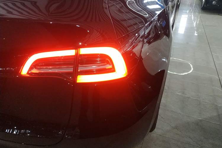 Used Tesla Model Y 2021 Standard Range Rear-Wheel Drive Version