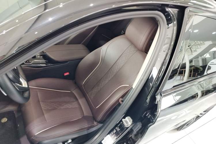 Used BMW 5 Series 2021 530Li xDrive Luxury Package
