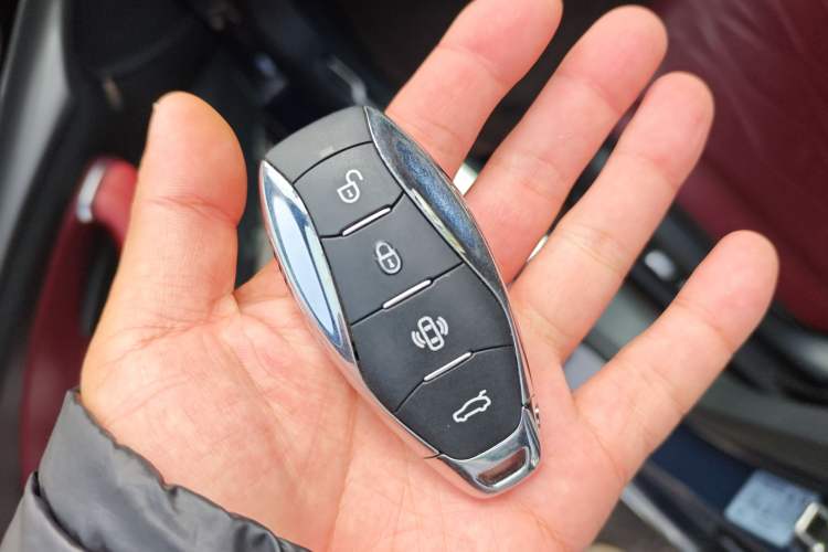 Used Hongqi H5 2023 2.0T Automatic Smart Connect Flagship Edition