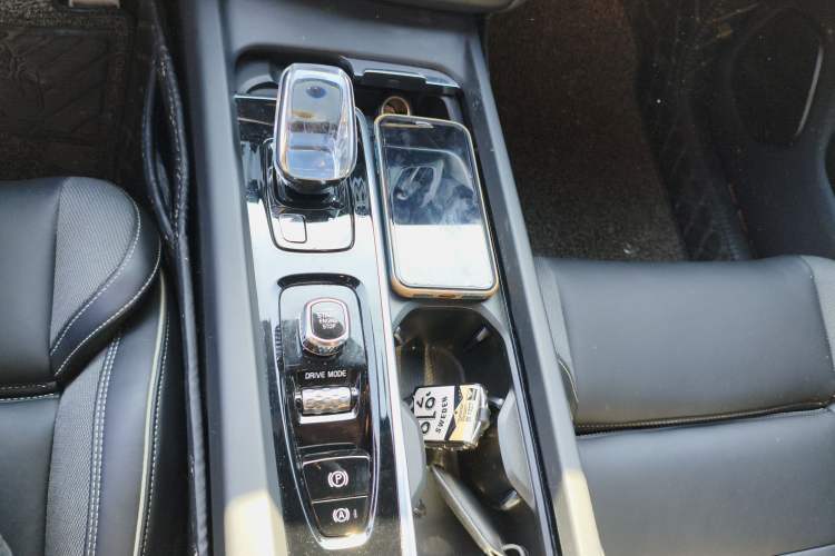 Used Volvo XC60 New Energy 2020 T8 eDrive Hybrid – Smart & Sporty Edition
