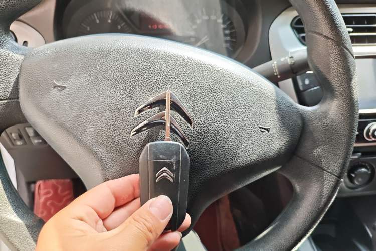 Used Citroen Elysee 2015 Qishang Edition 1.6L Automatic Fashion Model Vehicle Key