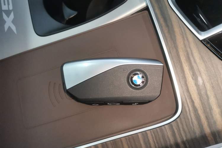 Used BMW X5 2023 xDrive 40Li Luxury Edition M Sport Night Vision Package