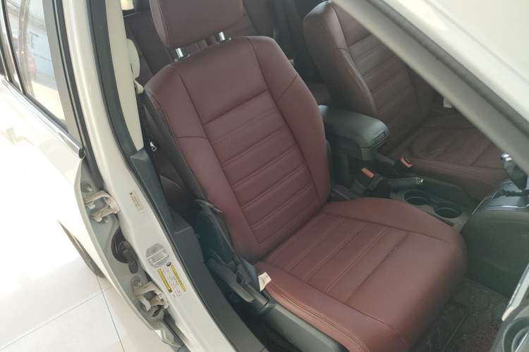 Used Jeep Compass (Import) 2015 2.0L two-wheel drive sport version