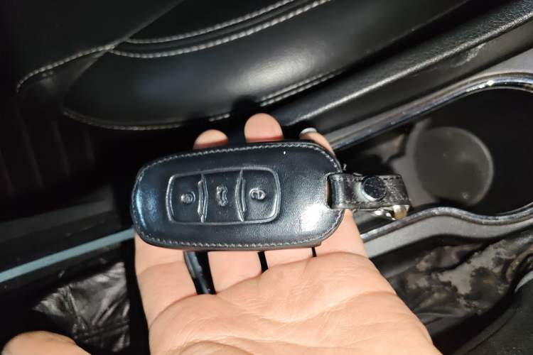 Used Geely Auto Emgrand 2016 Sedan 1.5L CVT Upward Version Vehicle Key