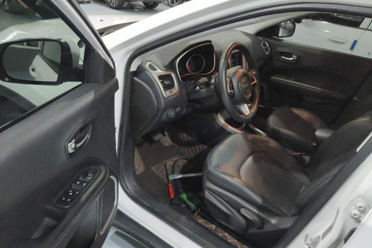 Used Jeep Compass 2019 200T Automatic Family Edition - Connected Large Screen Version
