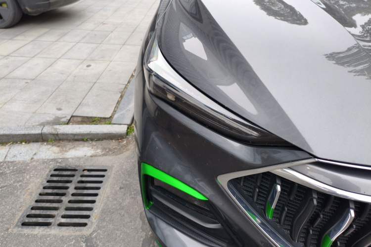 Used CHANGAN OSHAN X5 2021 Revised Version 1.5T DCT Luxury Edition Right Front Headlight