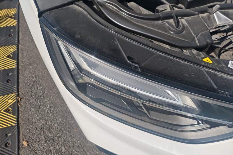 Used Audi Q5L 2023 40T Luxury Dynamic Model Right Front Headlight