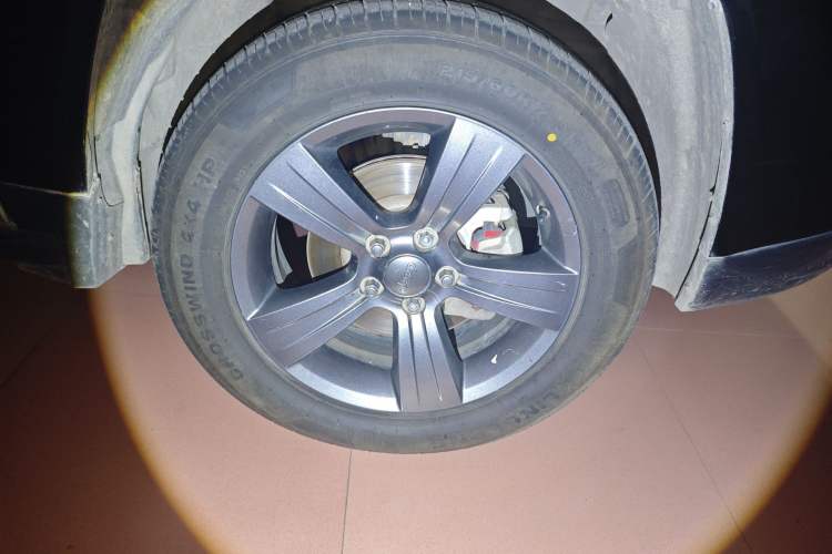 Used Jeep Compass 2014 2.4L Four-Wheel Drive Serpentine Collection Edition Right Front Wheel Hub