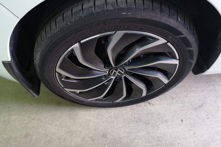 Used Volkswagen Golf 2023 Facelift 280TSI DSG Pro Right Rear Wheel Hub