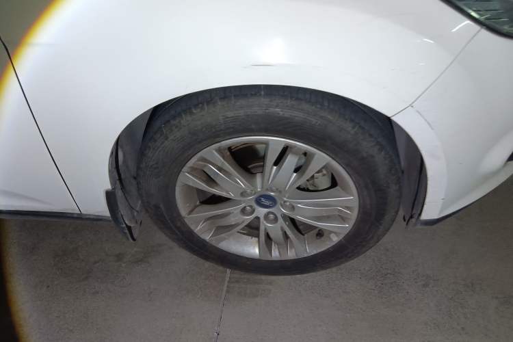 Used Ford Focus 2012 Hatchback 1.6L Automatic Comfort Model Right Front Wheel Hub