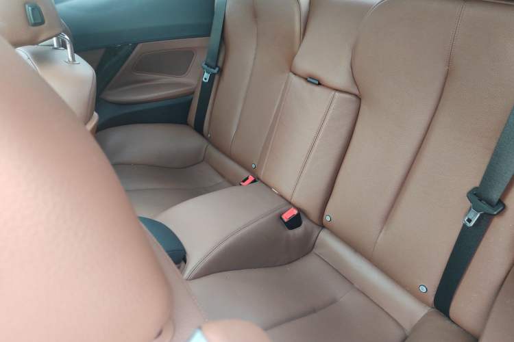 Used BMW 6 Series 2012 640i two-door coupe
