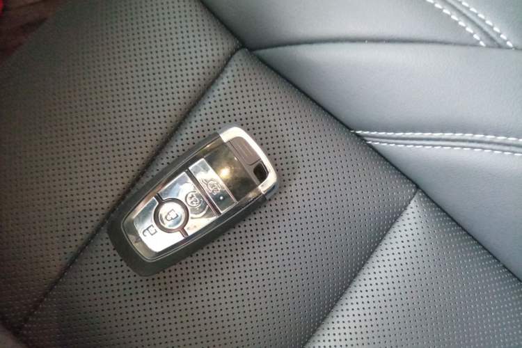 Used Lincoln Nautilus 2023 2.0T All-Wheel-Drive Luxury Edition Interior 1