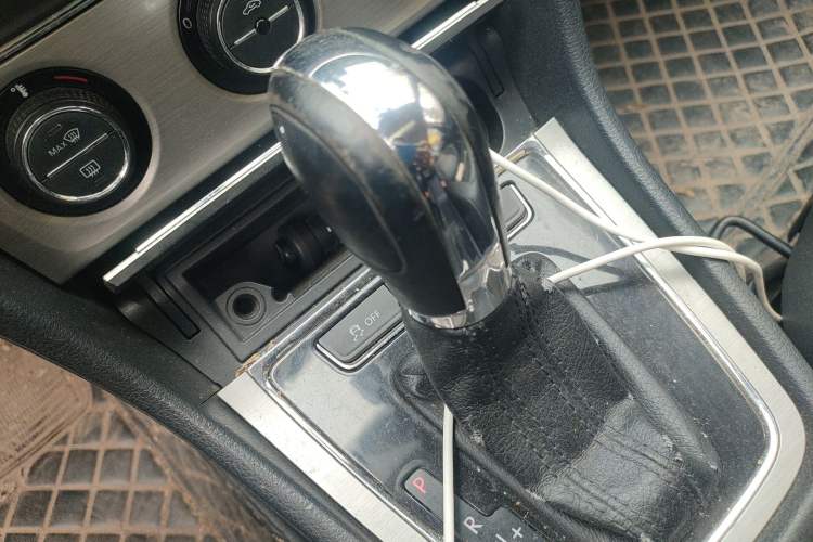 Used Volkswagen Lavida 2013 Revised Version 1.6L Automatic Luxury Edition