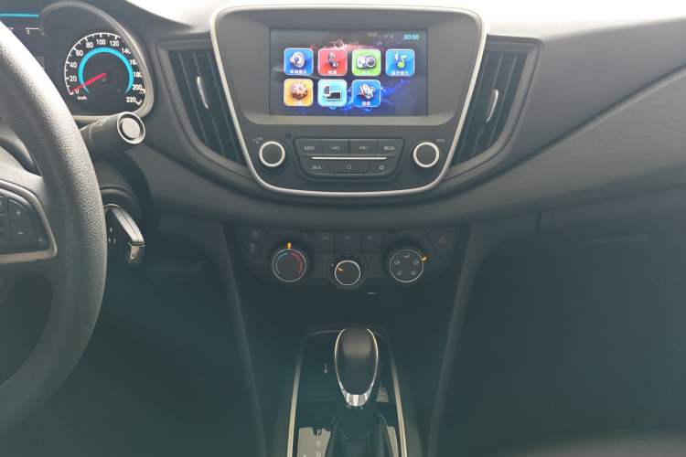 Used Chevrolet Cavalier 2016 1.5L Automatic Xinyue Edition Audio And AC Panel