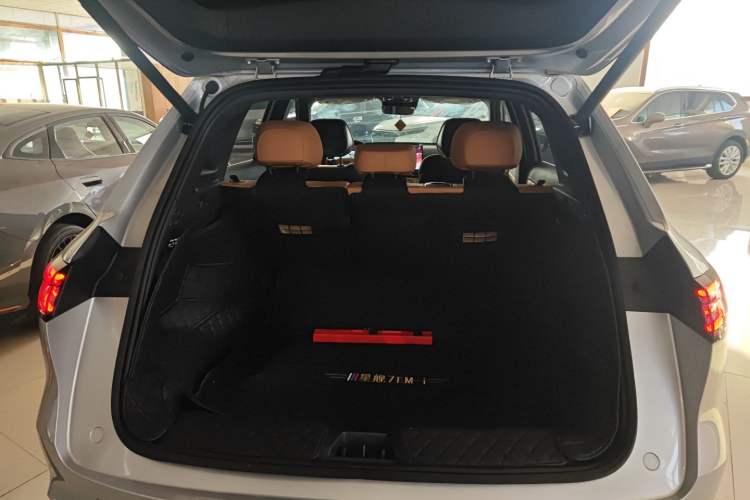 Used Geely Galaxy Galaxy Xingjian 7 EM-i 2025 120km Exploration+ Version