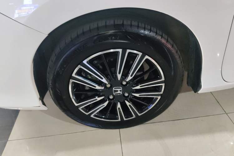 Used Honda Greiz 2016 1.5L CVT Classic Edition
