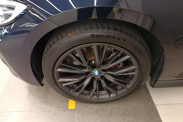 Used BMW 3 Series 2021 Facelifted 325Li M Sport Night Edition Package Left Front Wheel Hub