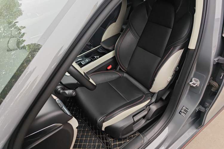 Used Lynk & Co 02 2018 1.5T DCT Two-Wheel Drive Zhaoban China V Standard Left Front Seat