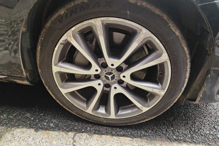 Used Mercedes-Benz E-Class 2019 Restyled E 300 L Luxury Edition Right Front Wheel Hub