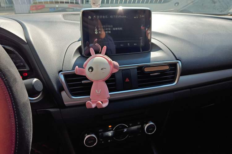 Used Mazda 3 Axela 2016 Sedan 1.5L Automatic Luxury Model