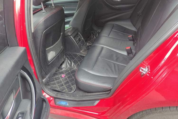 Used BMW 3 Series 2013 320i Sport Design Package
