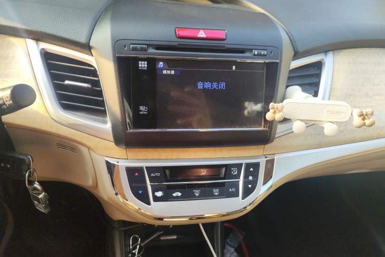 Used Honda Jade 2013 1.8L automatic Comfort version 5 seats
