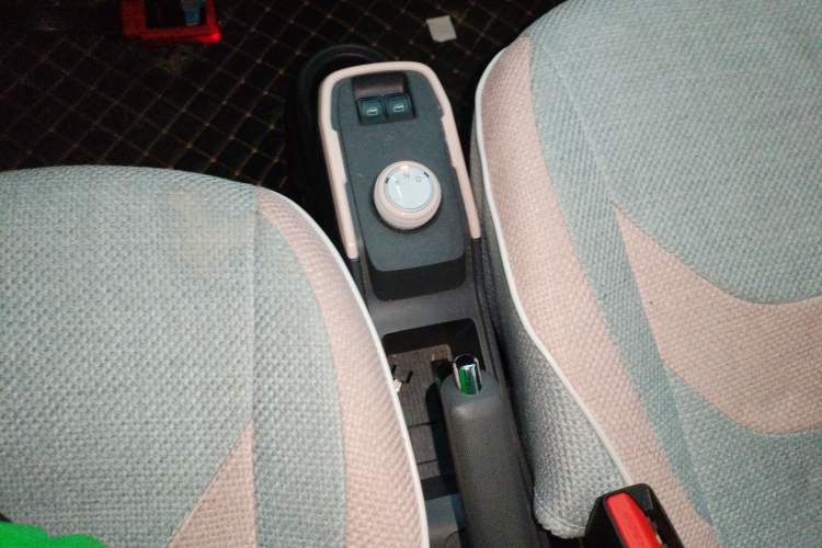 Used Chery QQ Ice Cream 2023 170km Milkshake – Lithium Iron Phosphate Gear Lever