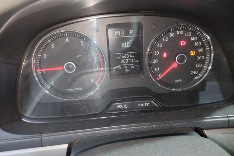 Used Volkswagen Lavida 2013 1.4TSI DSG Comfort Edition Odometer Close Up