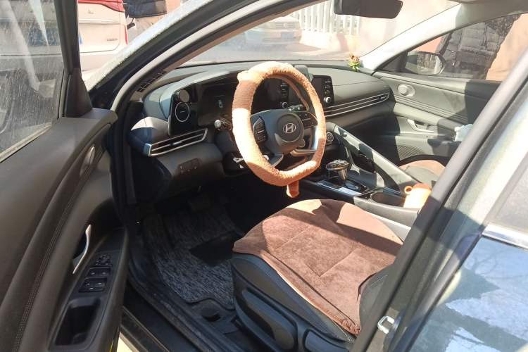 Used Hyundai Elantra 2023 1.5L CVT GLX Elite Edition Driver Seat