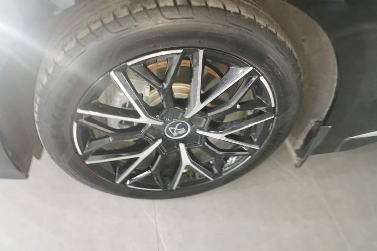 Used BYD Han 2025 DM-i 125KM Prestige Model Left Front Wheel Hub