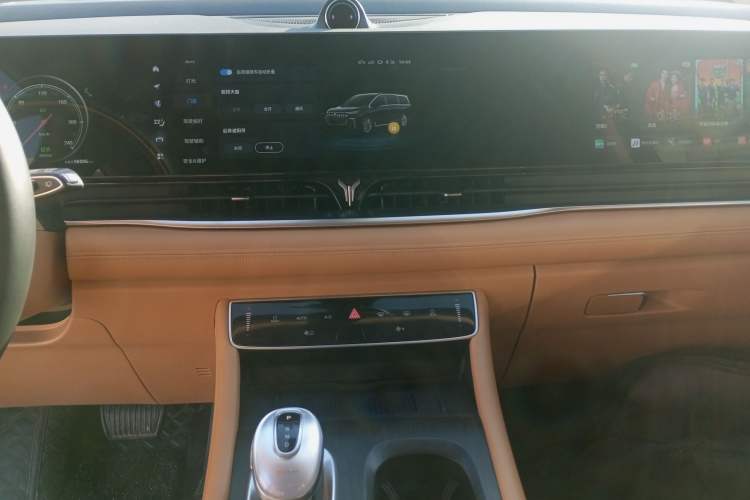 Used VOYAH Dream 2024 PHEV Ultra-Long Range Flagship Edition
