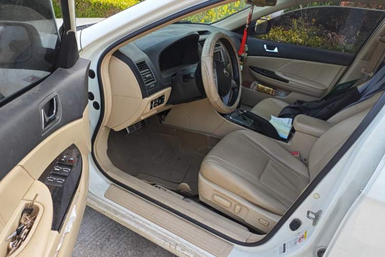 Used BYD G6 2013 1.5TID Automatic Luxury Model