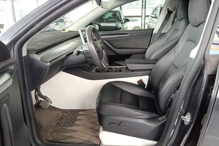 Used Tesla Model Y 2024 Rear-Wheel-Drive Version
