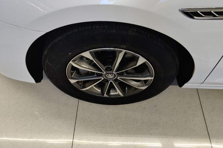 Used BYD Qin PLUS 2023 Champion Edition DM-i 55KM Leading Model Left Front Wheel Hub