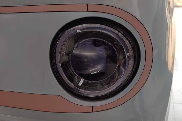 Used Geely Galaxy Panda 2024 Panda Mini 200km Endurance Bear Left Front Headlight